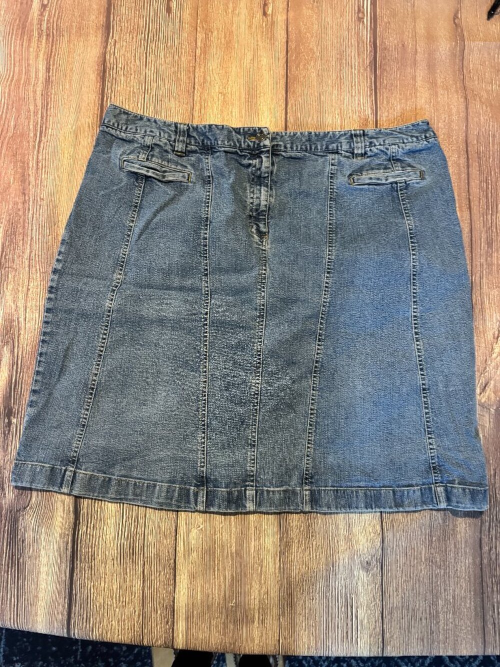 Share Style & Co Women’s Denim Skirt Size 22W EUC